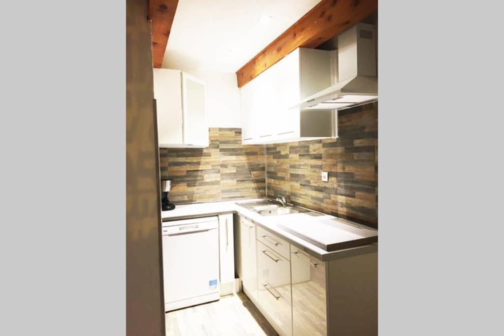 Calme Dans Maison De Village 60M2 Super Confort 디뉴레뱅 외부 사진