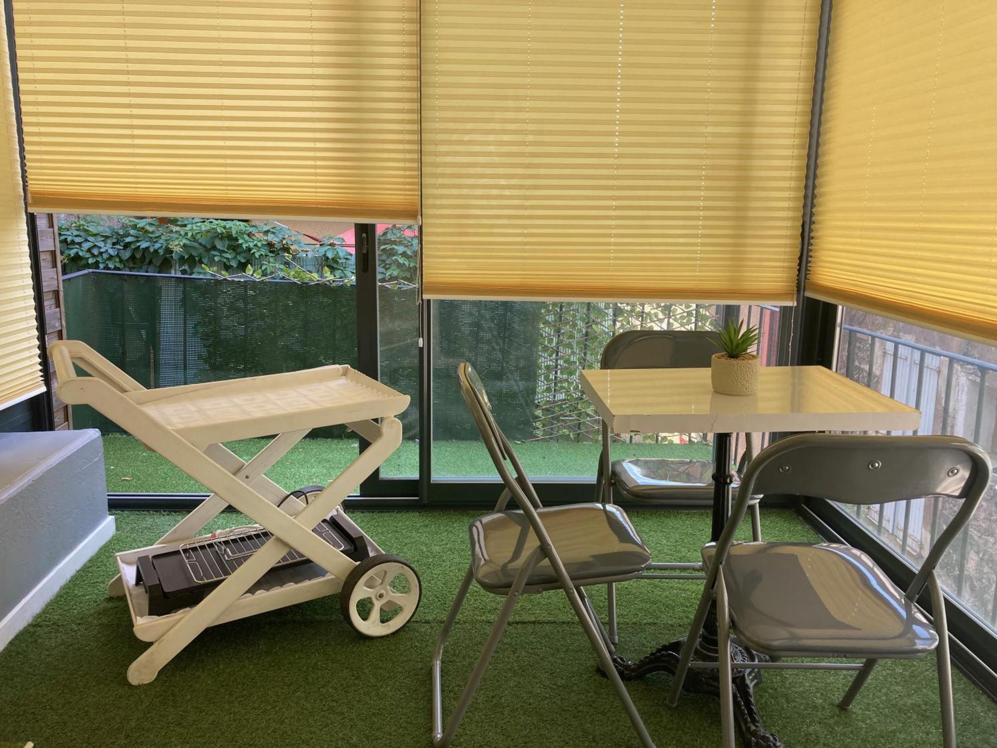 Calme Dans Maison De Village 60M2 Super Confort 디뉴레뱅 외부 사진